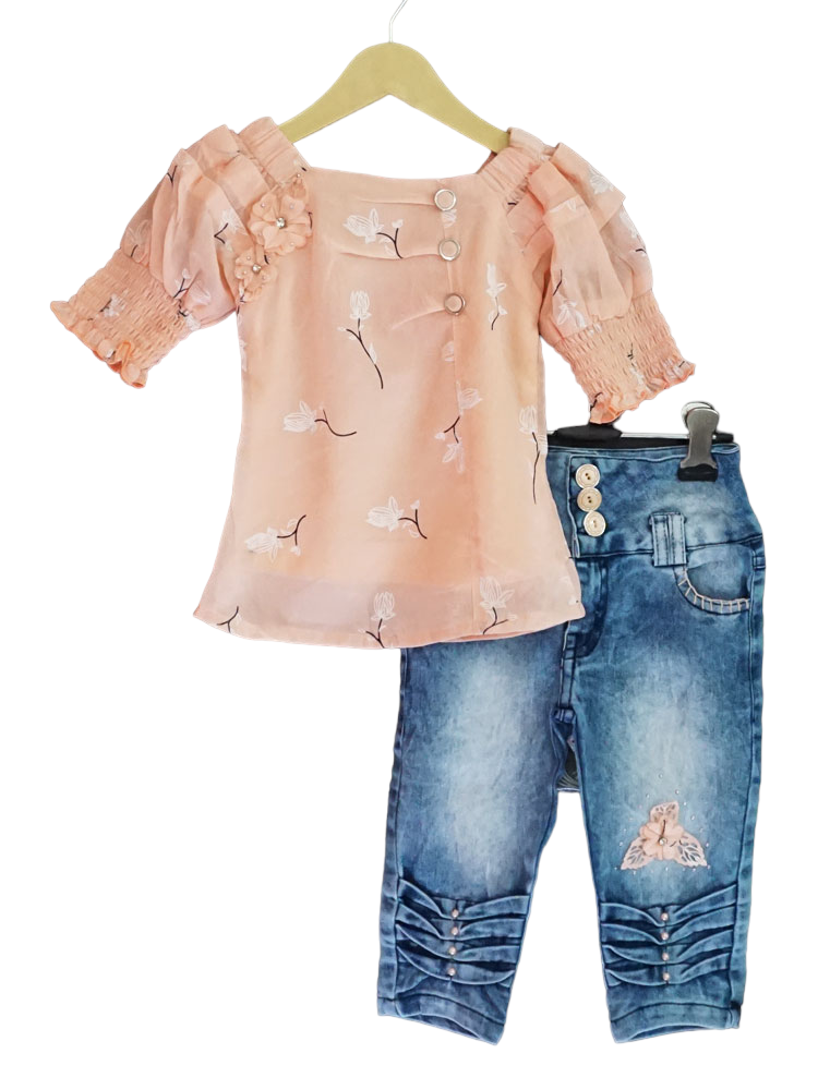 Puff Sleeves Crepe Top with Denim Capri
