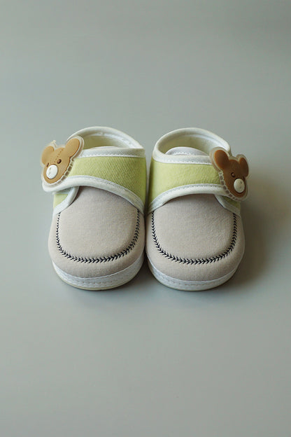 Soft Baby Shoes with Bear Face Tag (Light Grey)