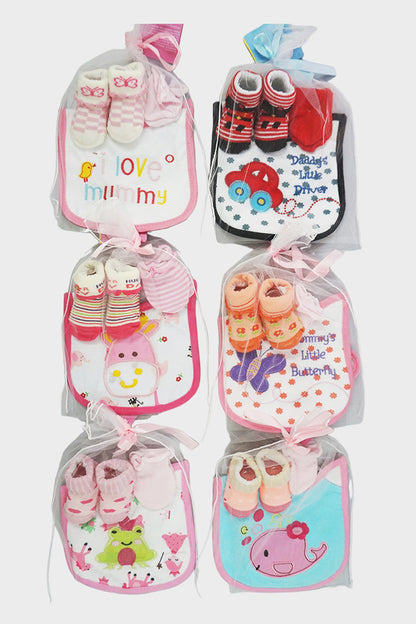 Bib, Mittens & Socks Gift Set (Pink)